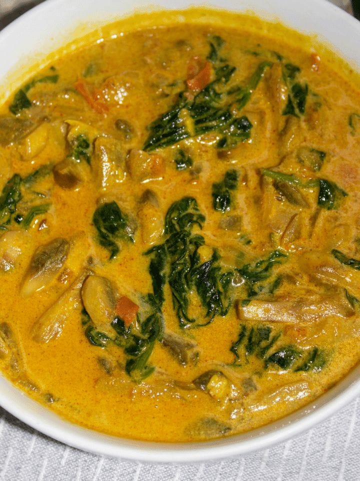 Curry is ready to serve.