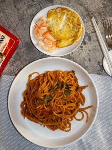 Easy gochujang pasta with cream. (2)