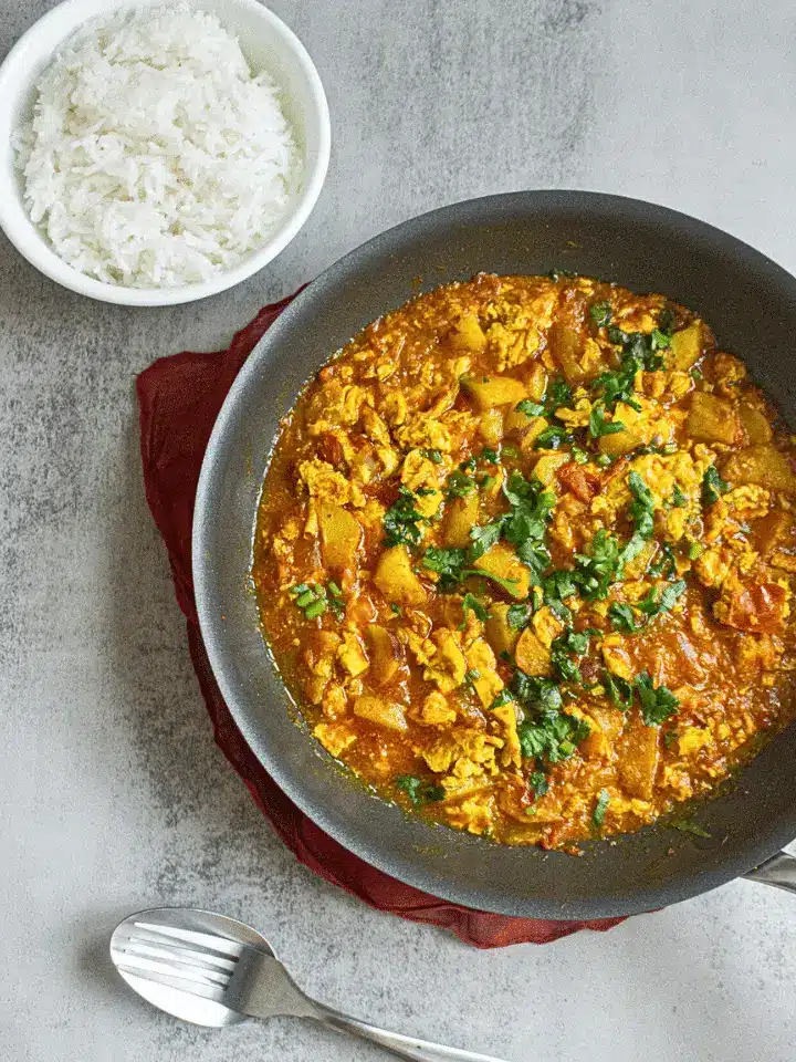 Easy Scrambled Egg And Potato Curry Recipe