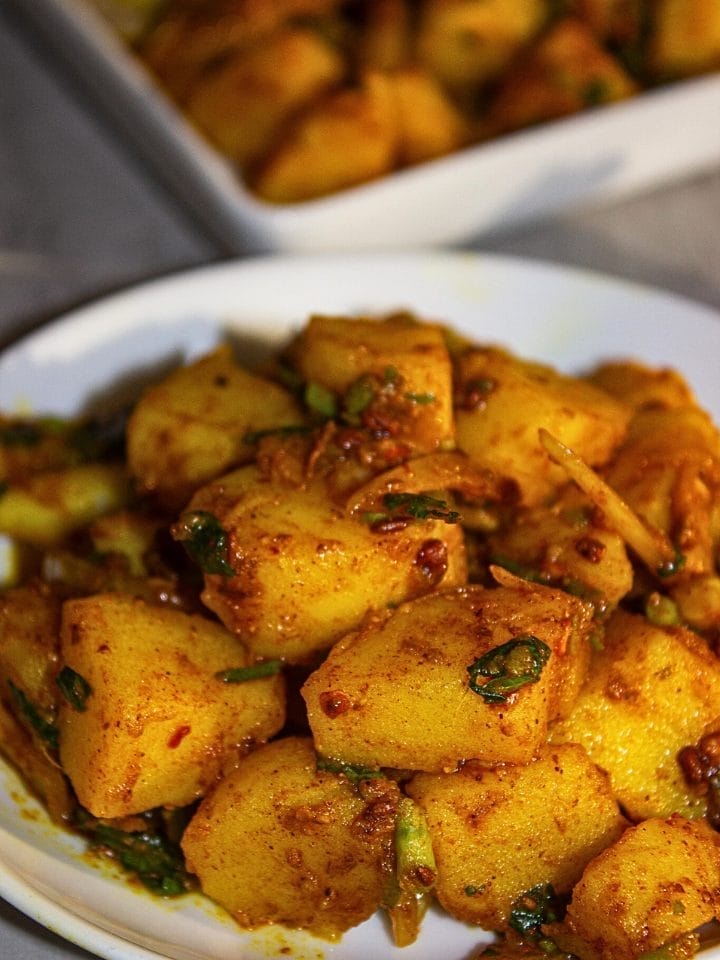 ALOO SADEKO RECIPE