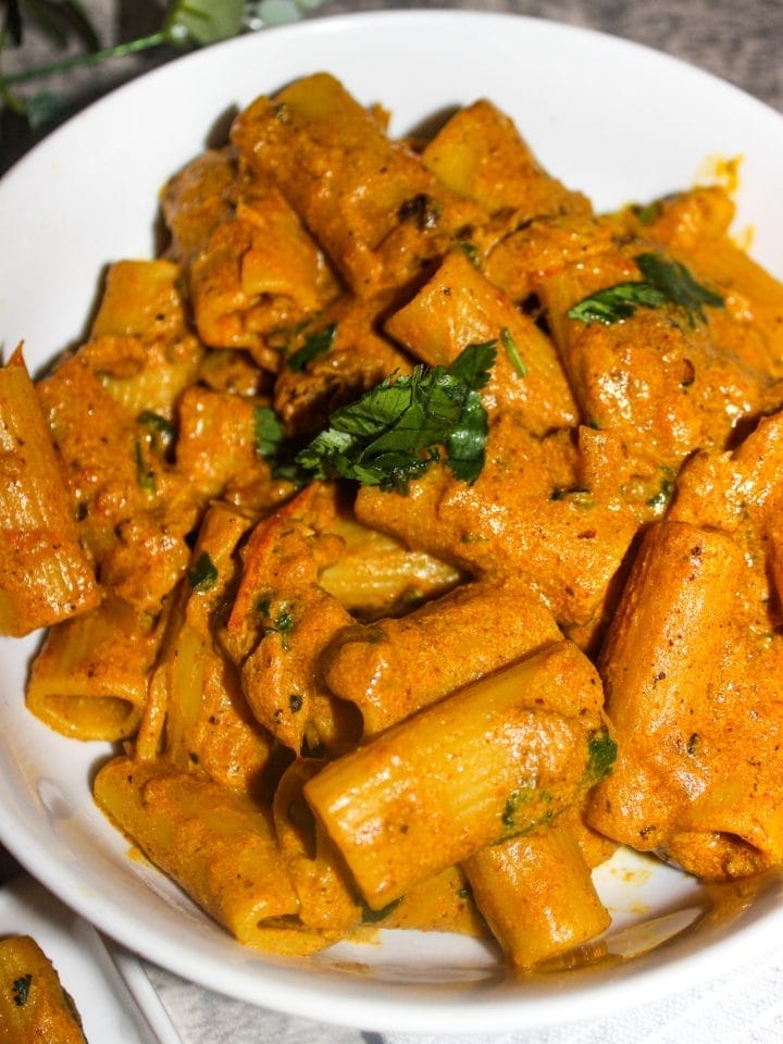 CREAMY CHICKEN CURRY PASTA