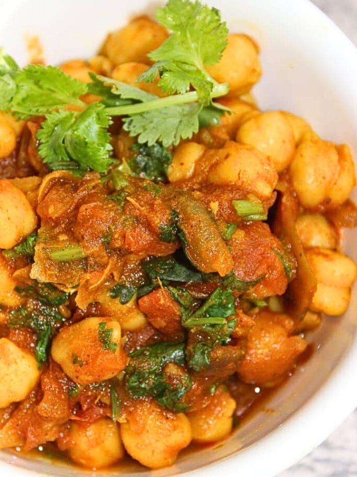 CHICKEPEAS TOMATO CURRY